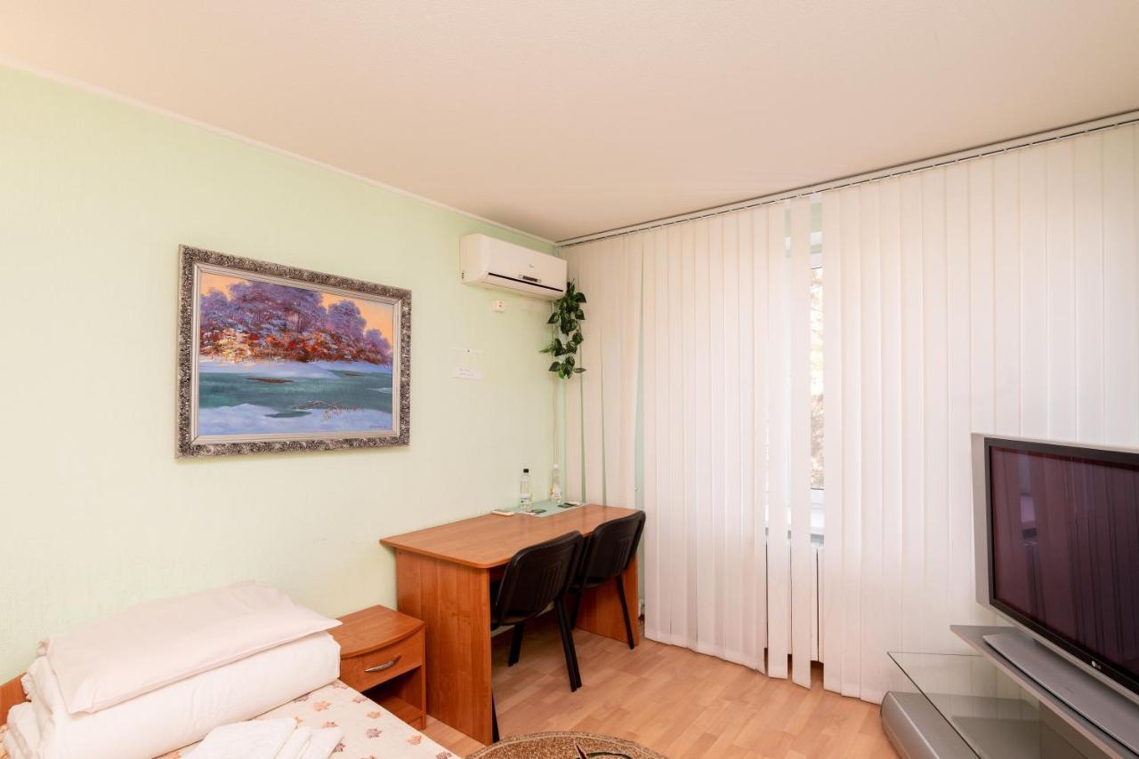 Elektromash Hotel Tiraspol Buitenkant foto