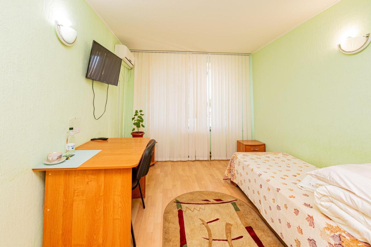 Elektromash Hotel Tiraspol Buitenkant foto